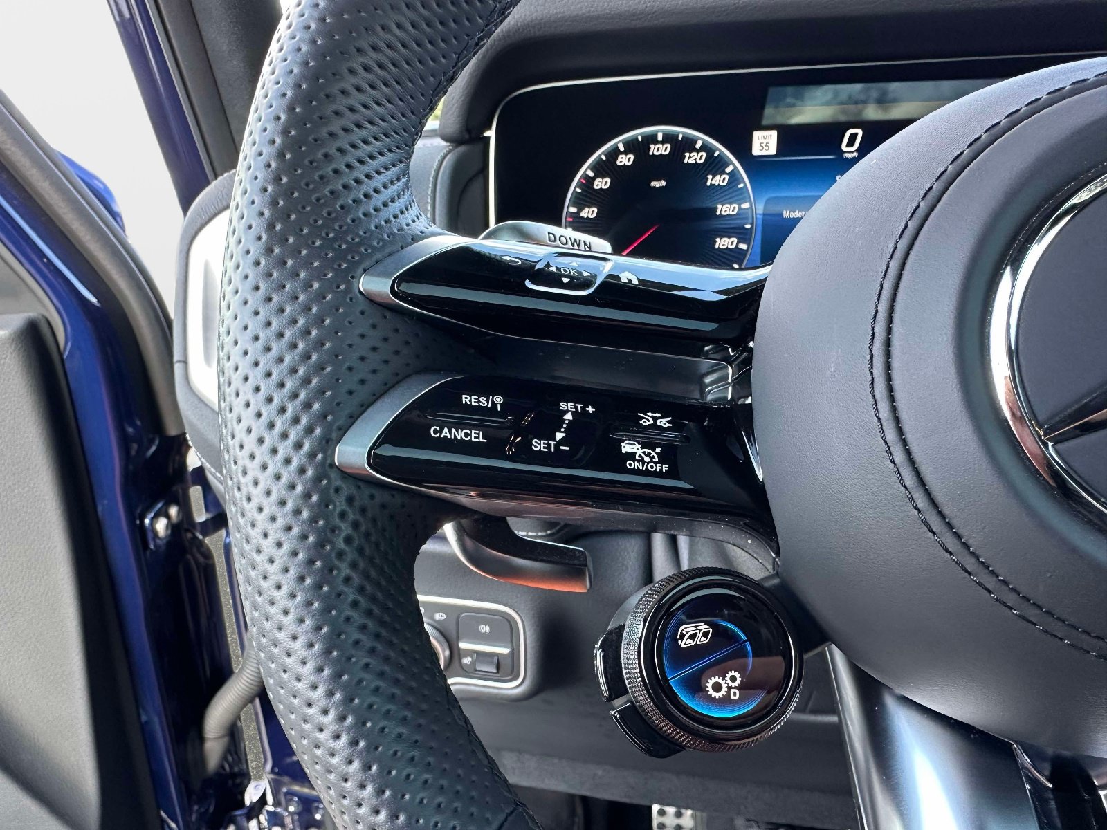 Certified 2025 Mercedes-Benz G 63 AMG 4MATIC image 32