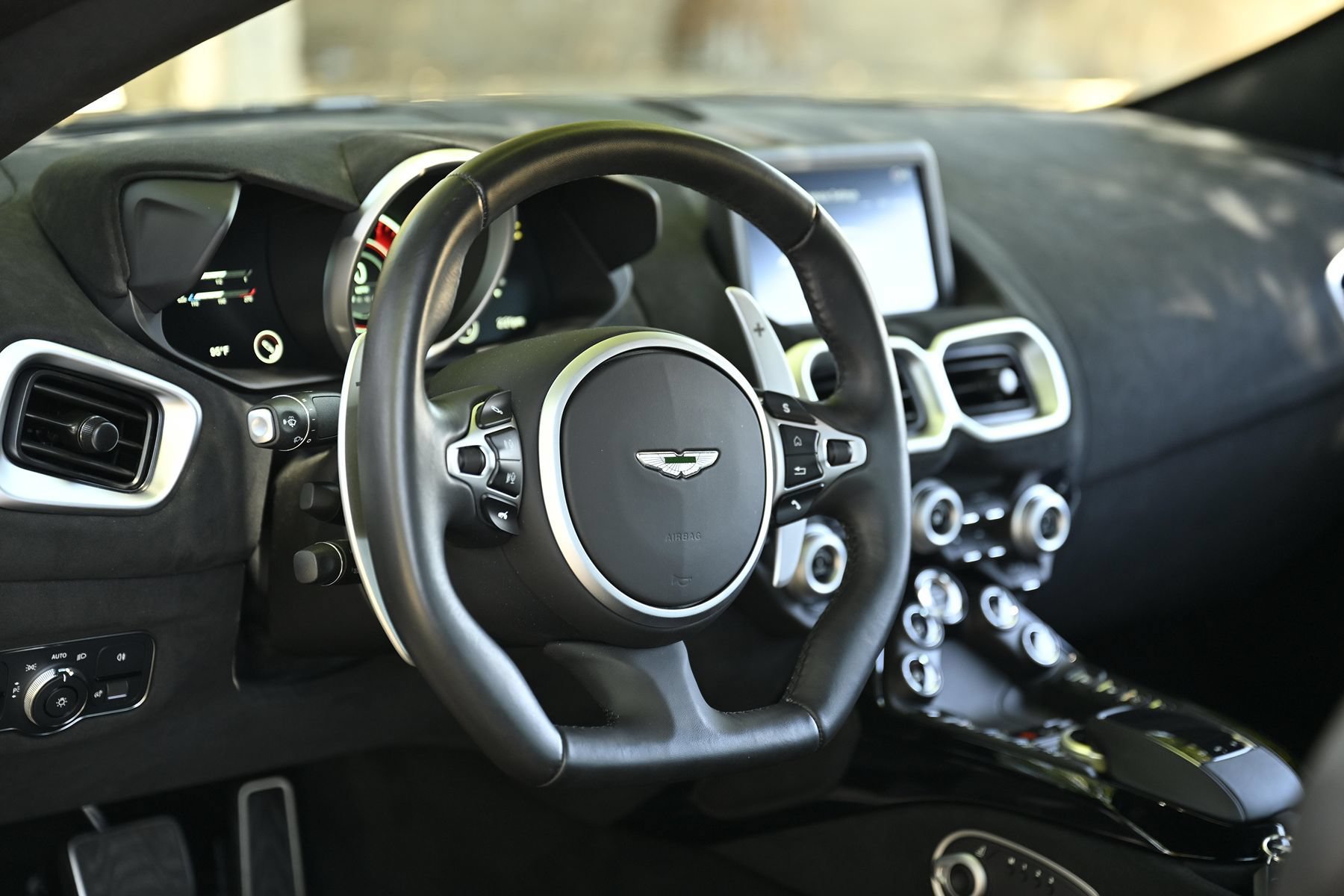 Used 2020 Aston Martin V8 Vantage Coupe RWD image 15
