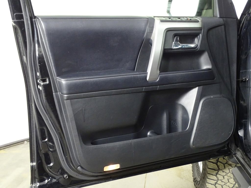 Used 2019 Toyota 4Runner SR5 Premium image 16