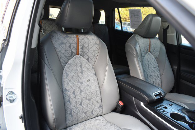 Certified 2023 Toyota Highlander Bronze Edition image 27