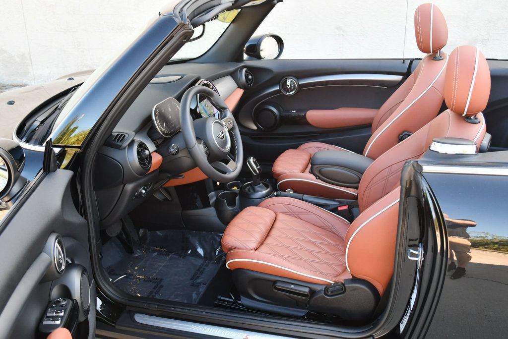 Used 2024 MINI Cooper S w/ Signature Upholstery Package FWD image 54