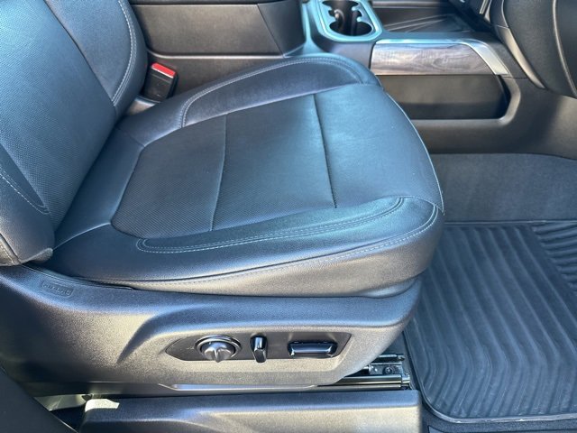 Used 2021 Chevrolet Silverado 2500 LTZ w/ LTZ Convenience Package image 13