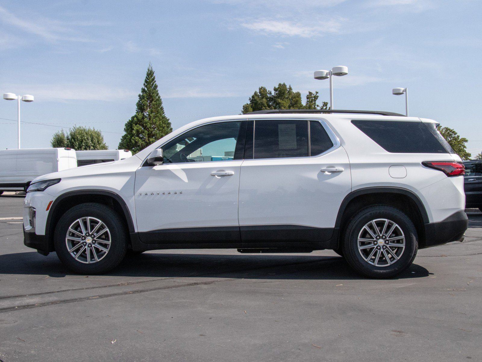 Used 2023 Chevrolet Traverse LT image 4