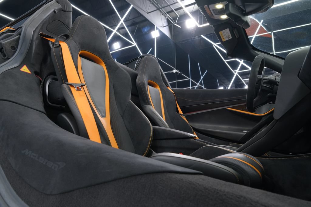 Used 2020 McLaren 720S Spider RWD image 20