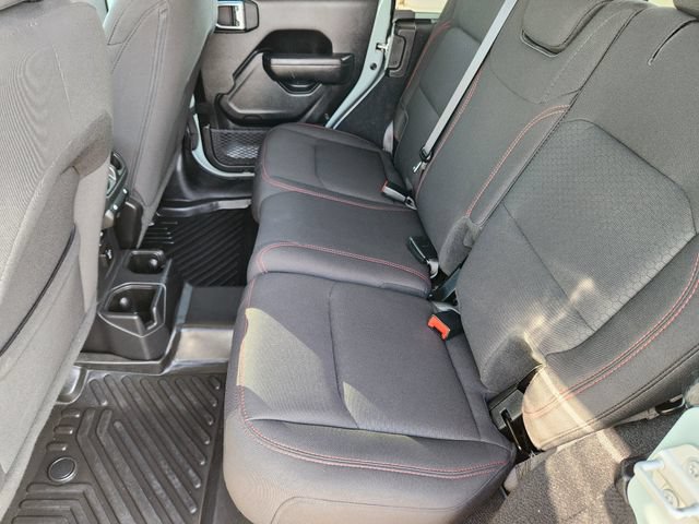 Used 2023 Jeep Wrangler Unlimited Rubicon AWD/4WD image 31