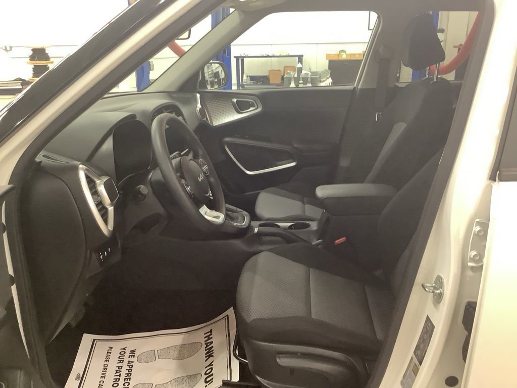 Used 2023 Kia Soul LX FWD image 19