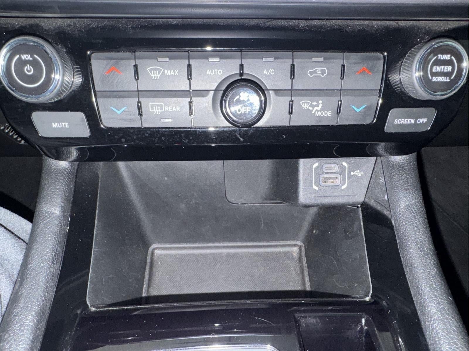 Used 2025 Jeep Compass Limited AWD/4WD image 19