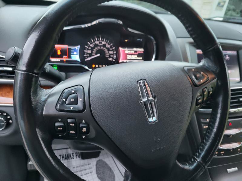 Used 2013 Lincoln MKT Limo AWD image 37