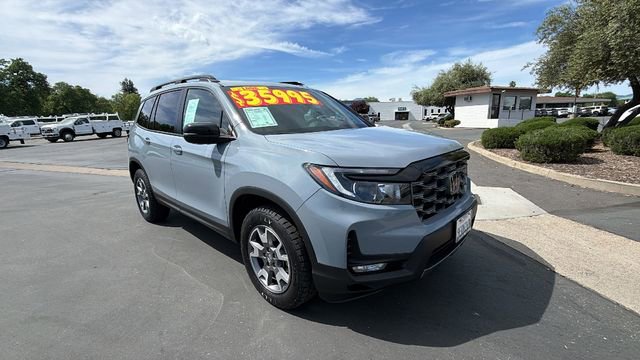 Used 2023 Honda Passport TrailSport image 2
