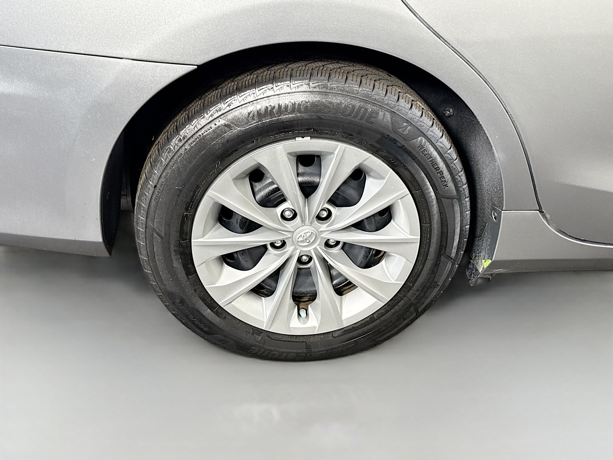 Used 2017 Toyota Camry LE image 32