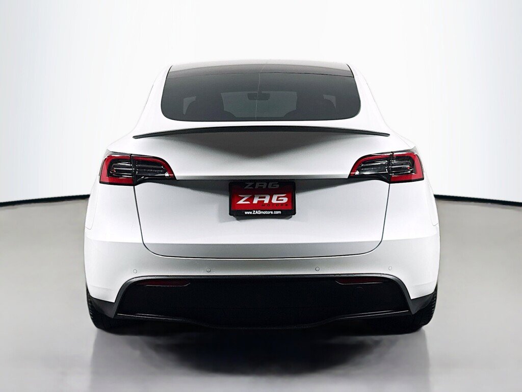 Used 2021 Tesla Model Y Performance image 4