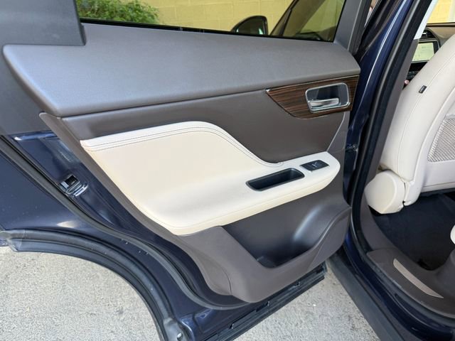 Used 2019 Jaguar F-PACE Prestige image 38