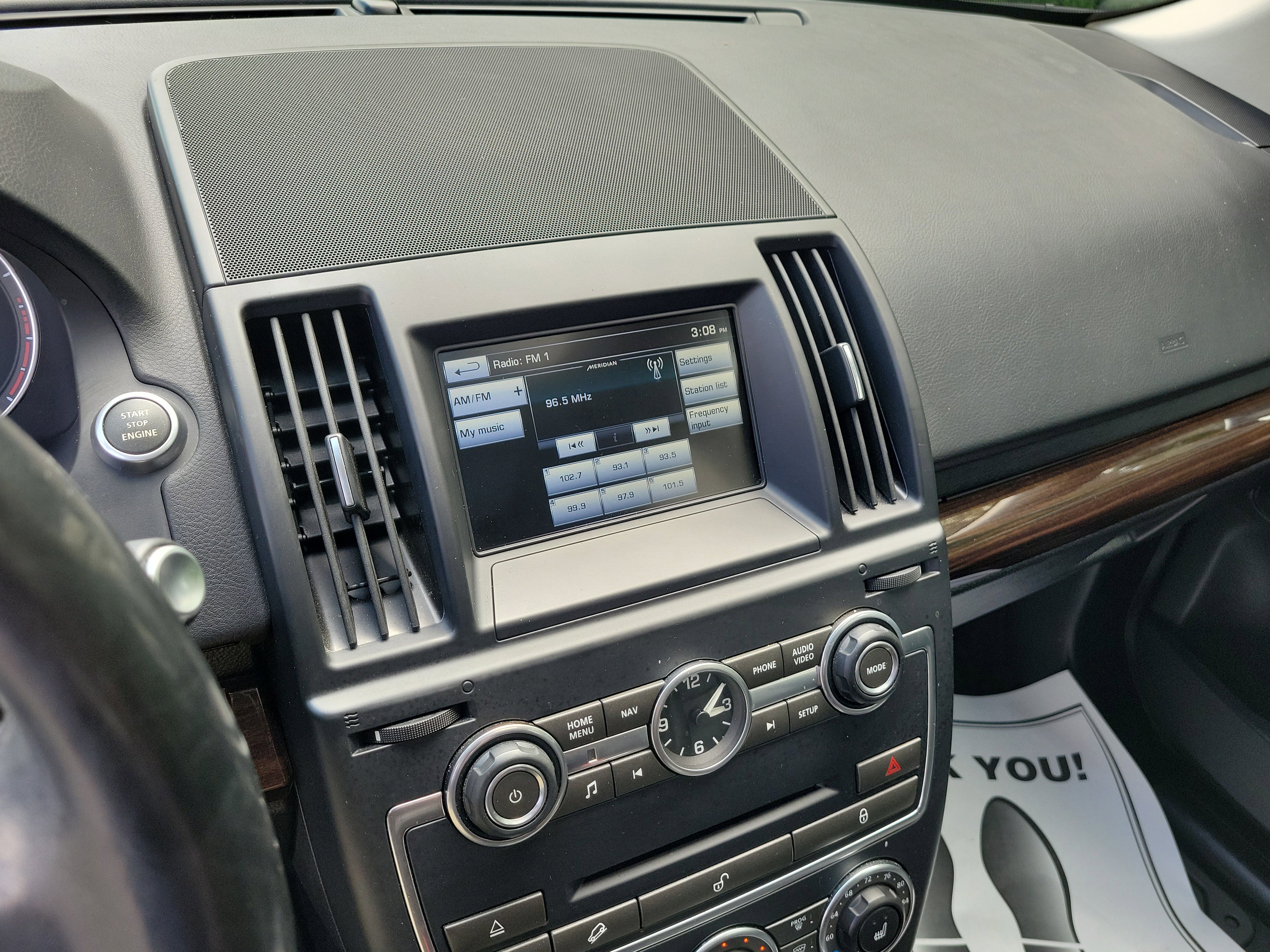 Used 2014 Land Rover LR2 AWD/4WD image 28
