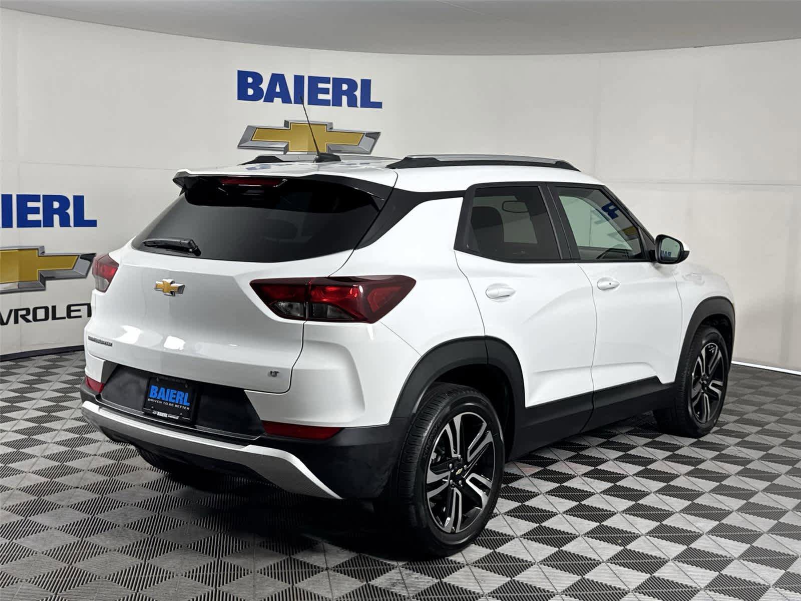 Certified 2023 Chevrolet TrailBlazer LT w/ Convenience Package FWD image 5