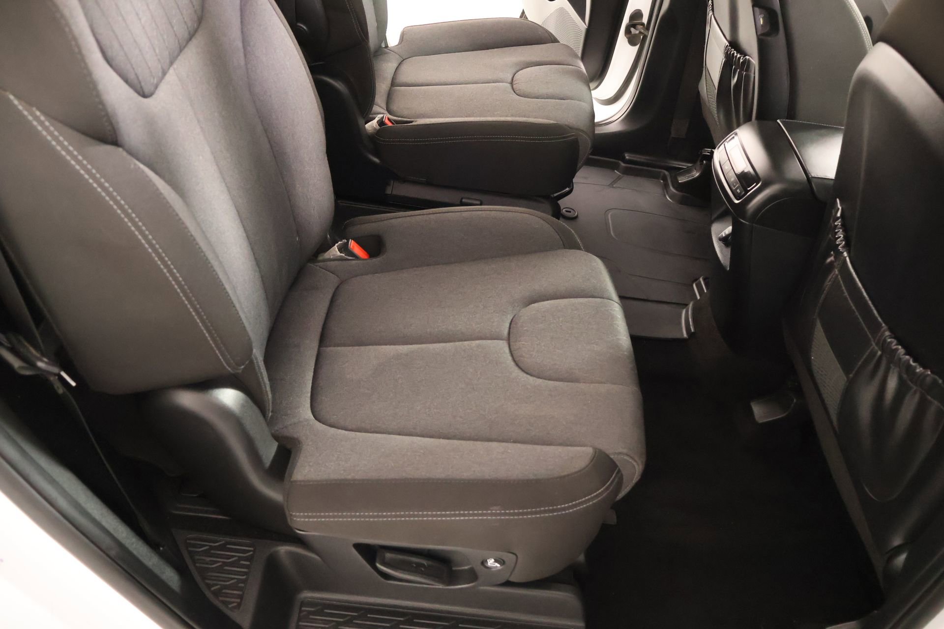 Used 2022 Hyundai Palisade SEL FWD image 15