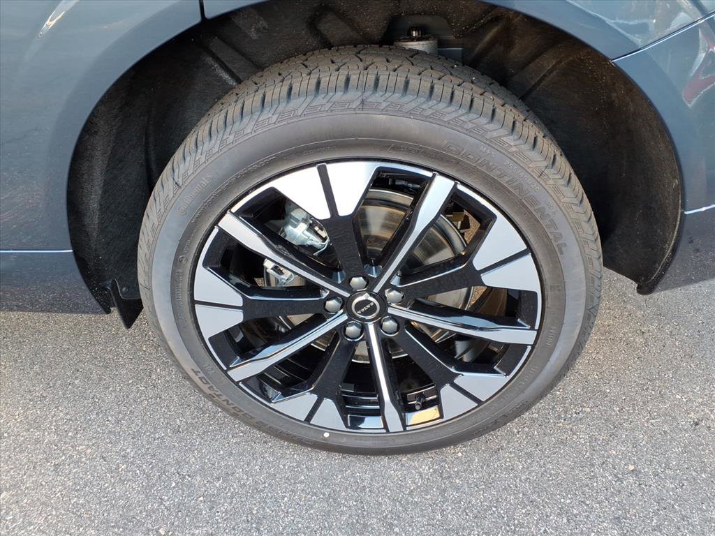 New 2026 Volvo XC60 T8 Plus w/ Protection Package Premier image 7