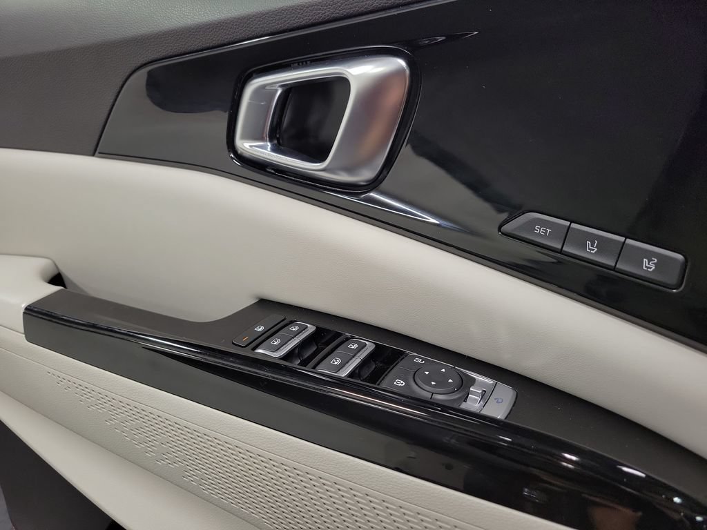 Used 2022 Kia Carnival SX FWD image 20