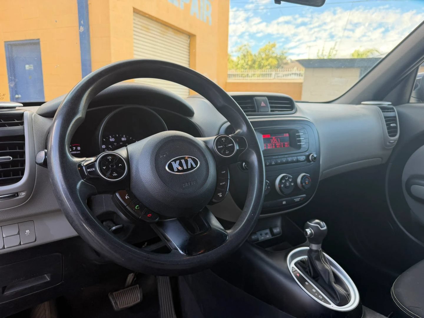 Used 2014 Kia Soul + FWD image 11
