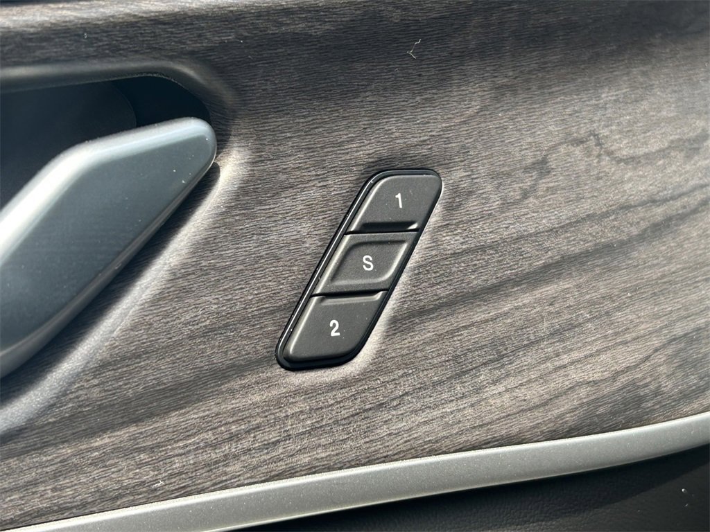 Used 2023 Jeep Grand Cherokee L Limited image 22