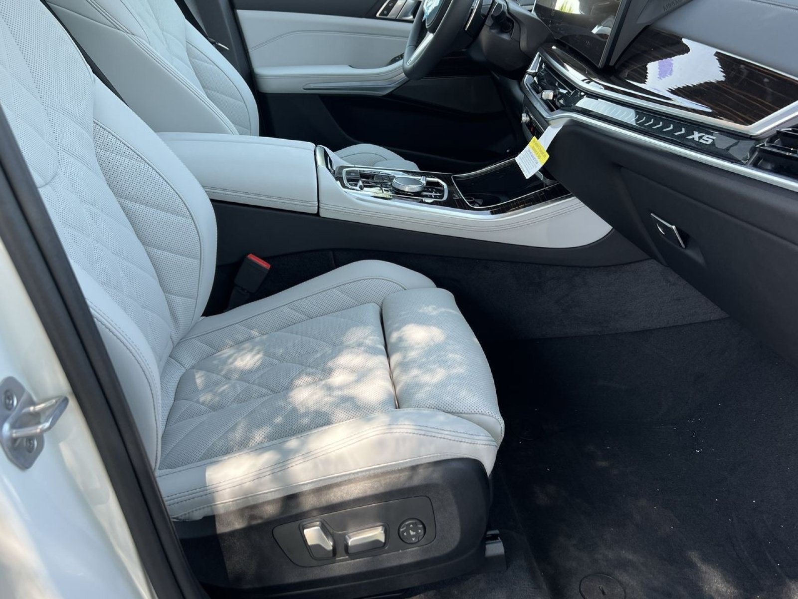 Certified 2026 BMW X5 xDrive50e w/ M Sport Package AWD/4WD image 26