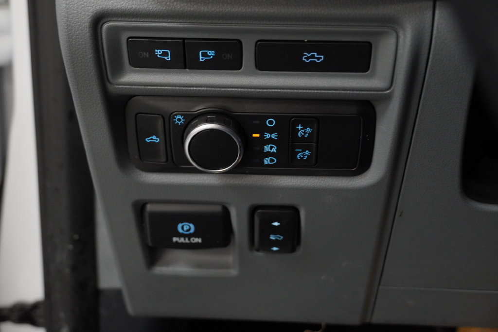 Used 2022 Ford F150 Lightning XLT AWD/4WD image 35
