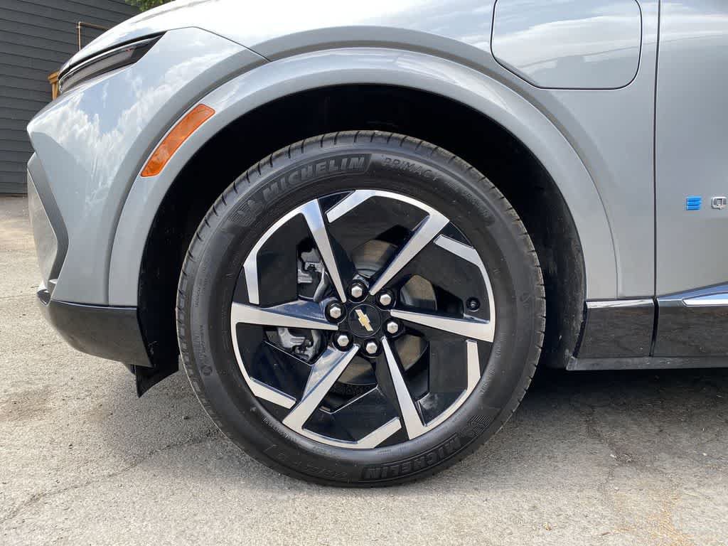 Used 2024 Chevrolet Equinox EV LT AWD/4WD image 11