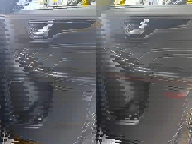 New 2025 Ford Escape ST-Line w/ Cold Weather Package image 31