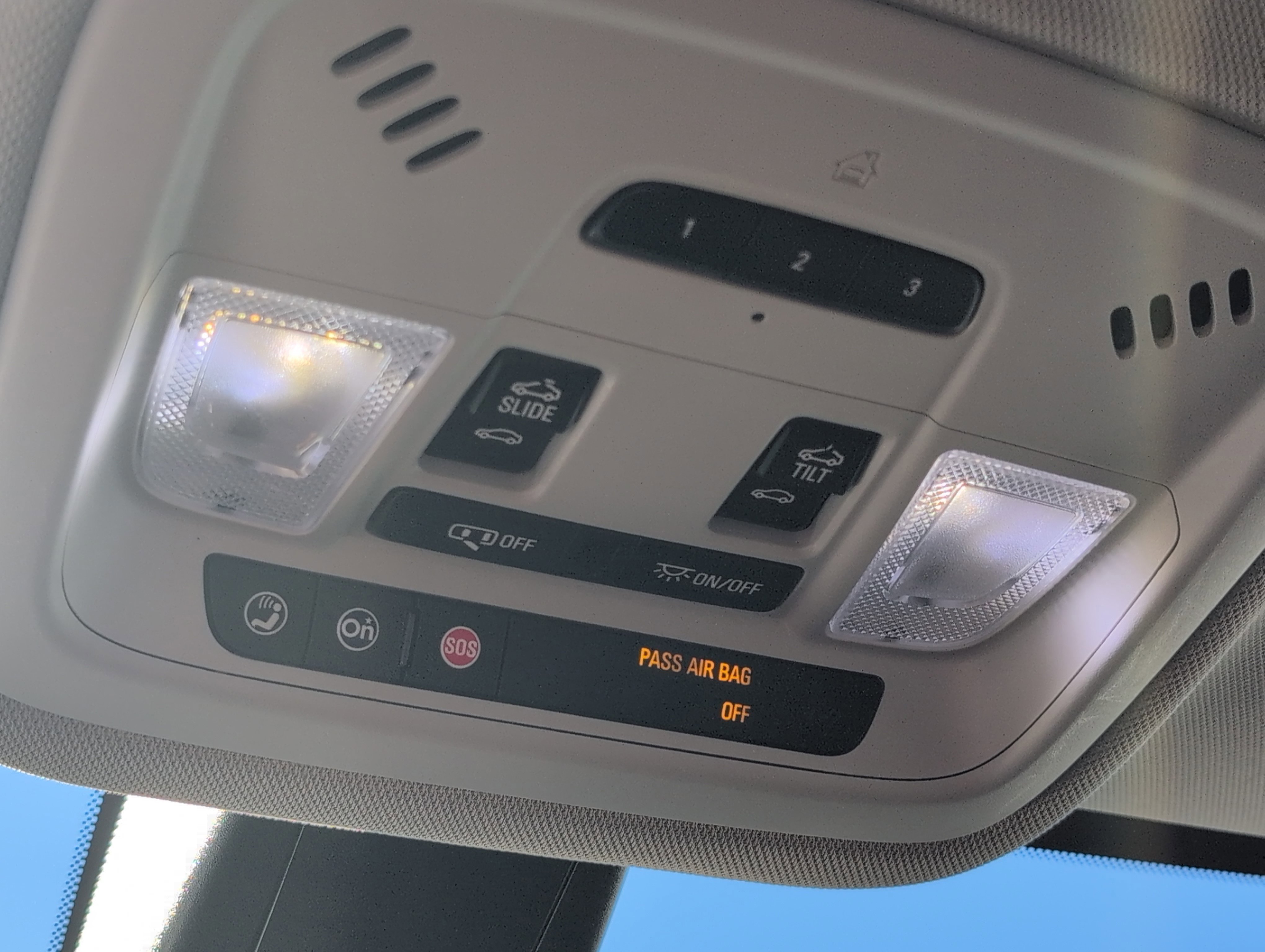 Used 2020 Chevrolet Traverse Premier w/ LPO, Blackout Package image 18