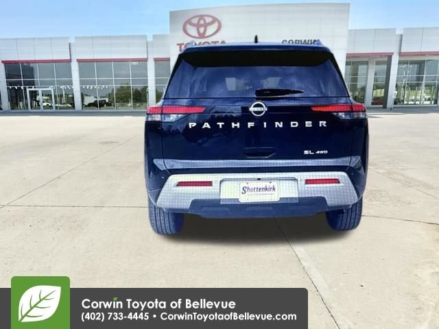 Used 2025 Nissan Pathfinder SL AWD/4WD image 6