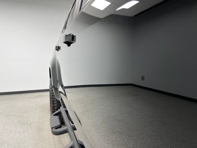 Used 2018 Chevrolet Colorado LT w/ Redline Special Edition AWD/4WD image 12