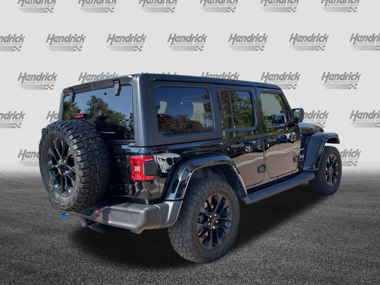 Used 2022 Jeep Wrangler Unlimited Sahara w/ Cold Weather Group image 10