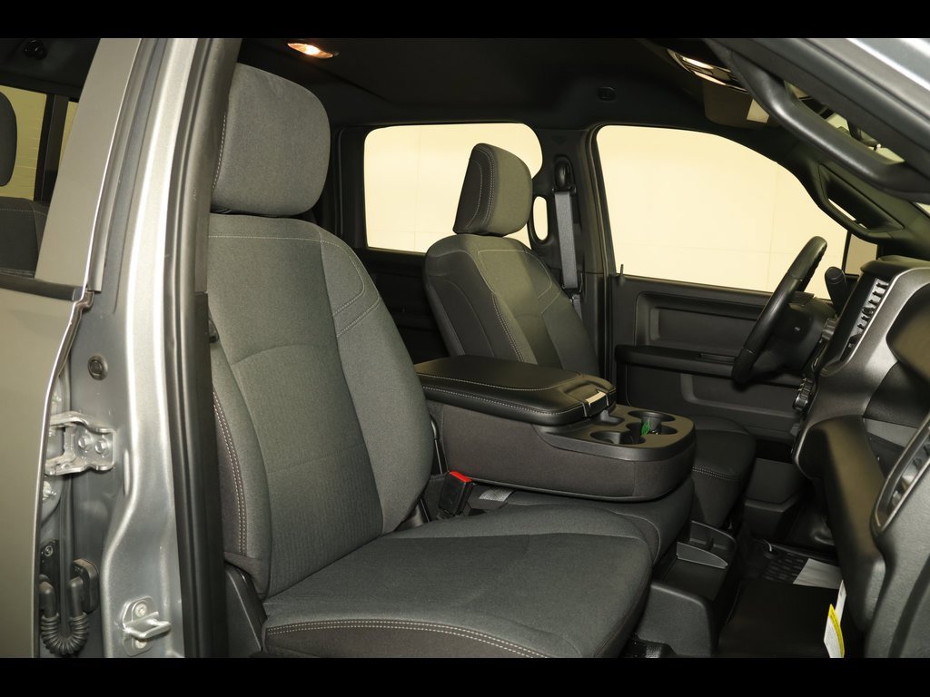 Used 2024 RAM 2500 Tradesman w/ Chrome Appearance Group image 22