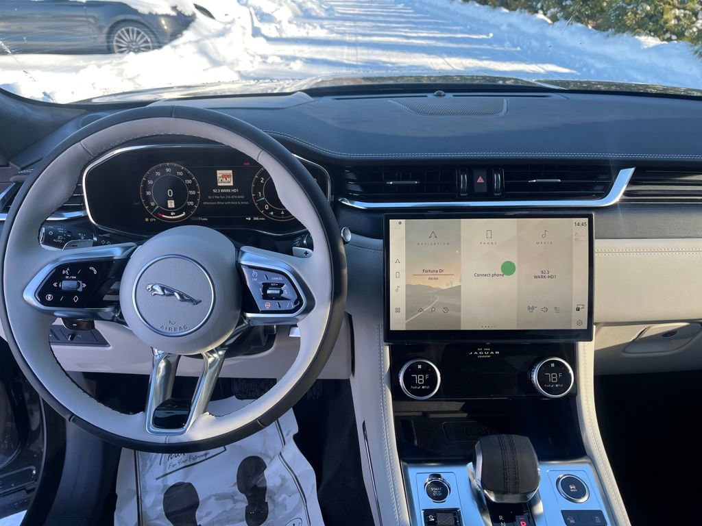 New 2026 Jaguar F-PACE R-Dynamic S image 12