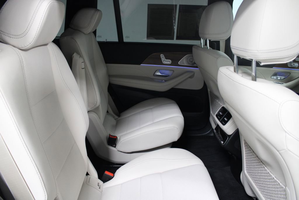 Used 2025 Mercedes-Benz GLS 450 4MATIC image 27