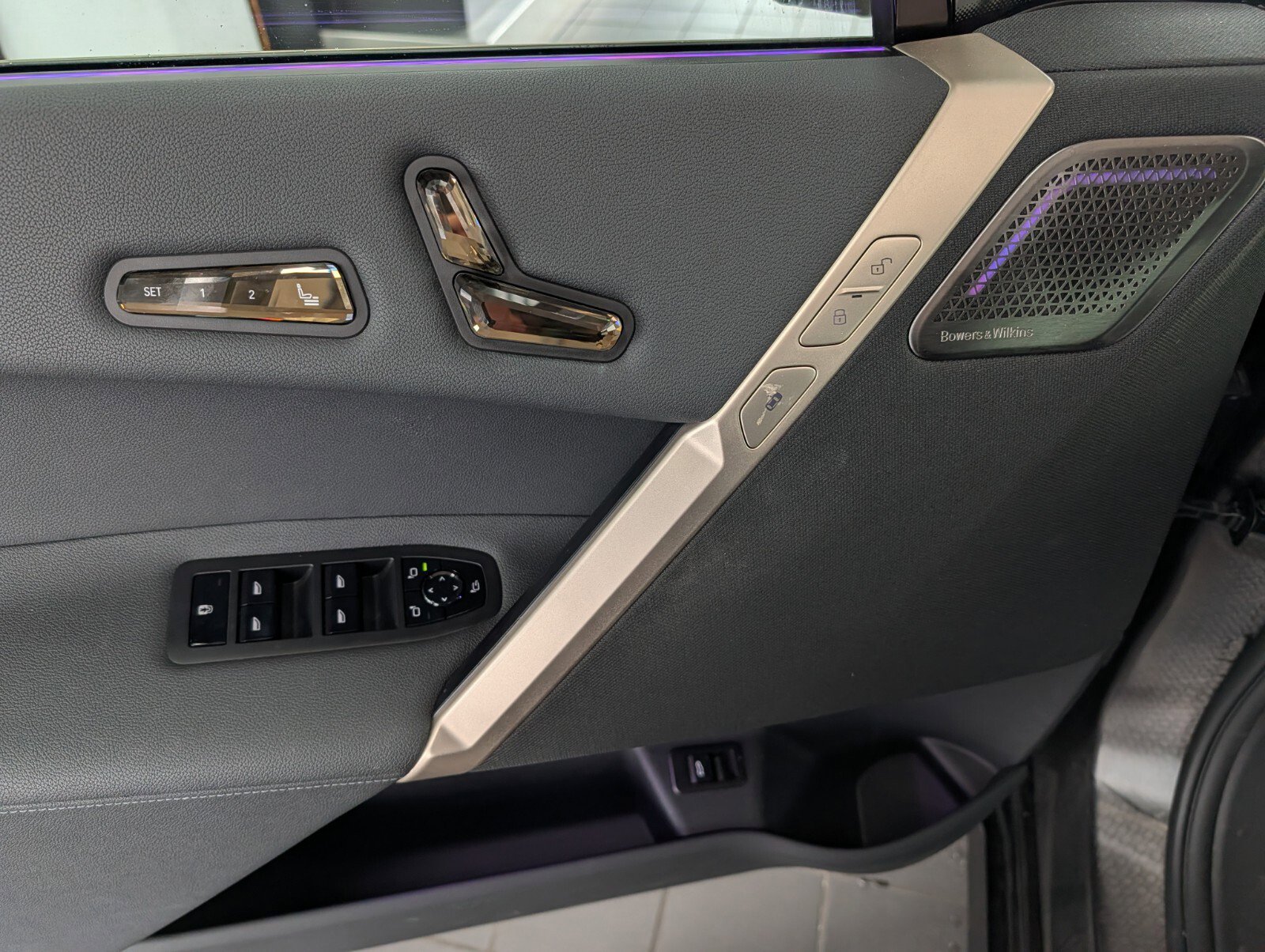 Used 2024 BMW iX M60 image 13