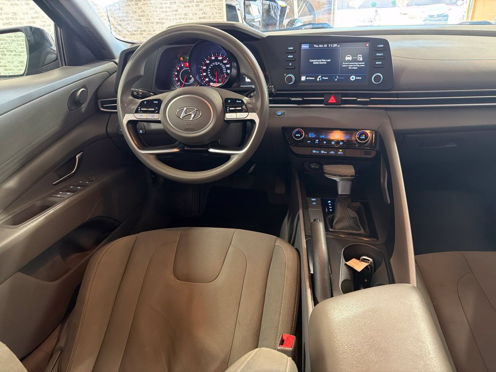 Used 2021 Hyundai Elantra SEL FWD image 19