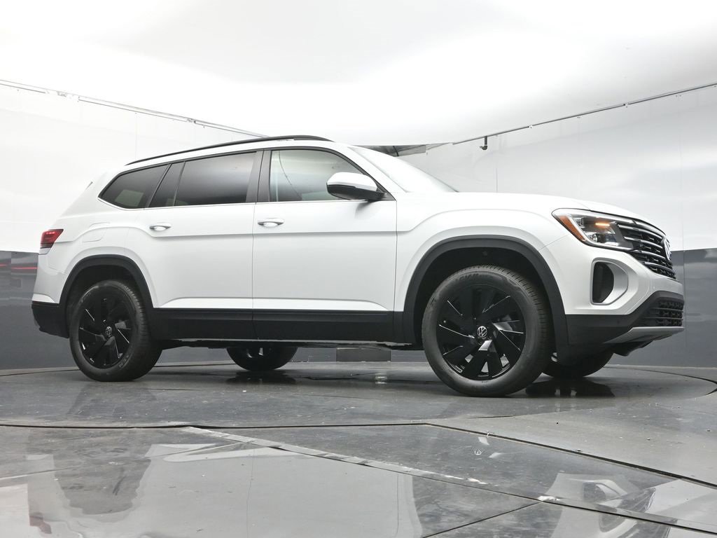 New 2026 Volkswagen Atlas SE image 32