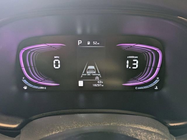Used 2025 Kia Soul LX w/ LX Technology Package FWD image 17