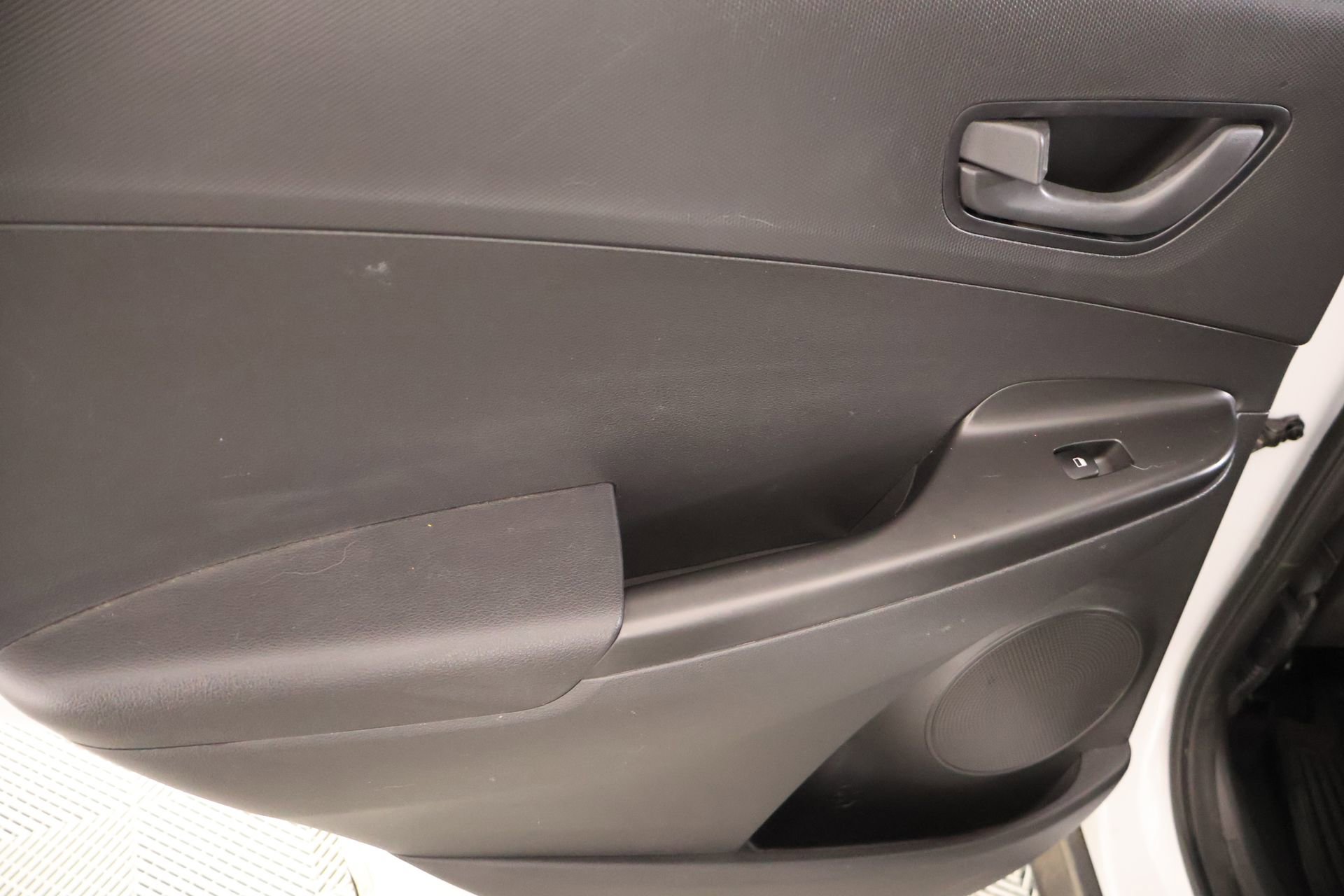 Used 2021 Hyundai Kona SEL Plus w/ Cargo Package image 15