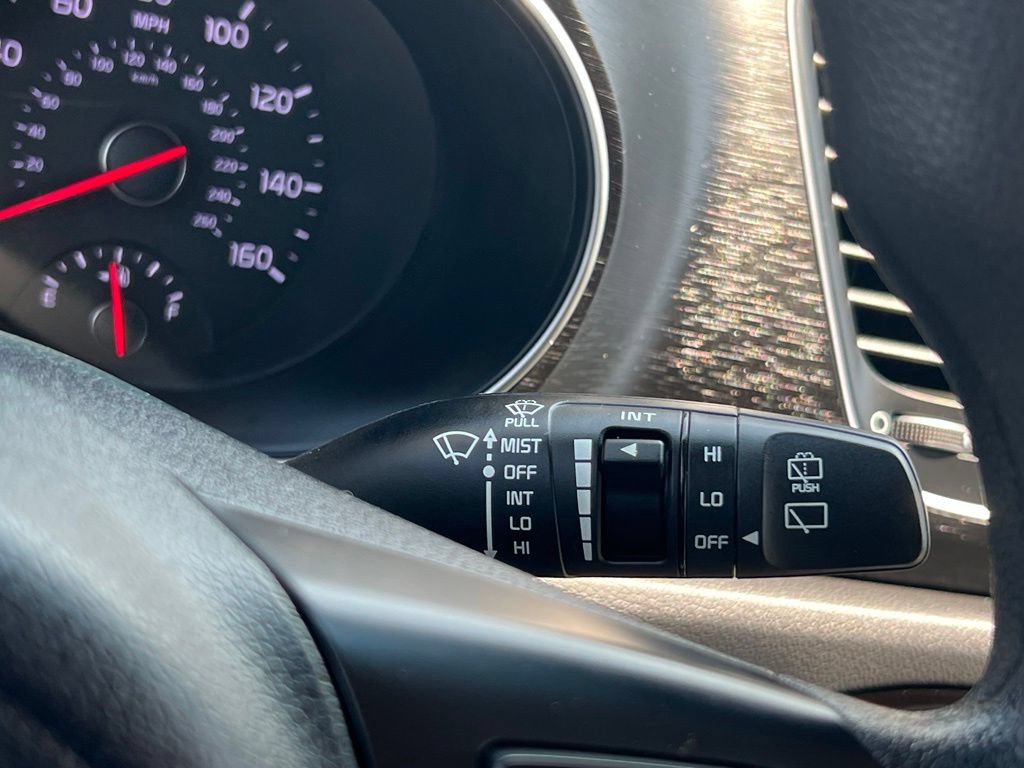 Used 2015 Kia Sedona LX w/ LX Convenience Package FWD image 31