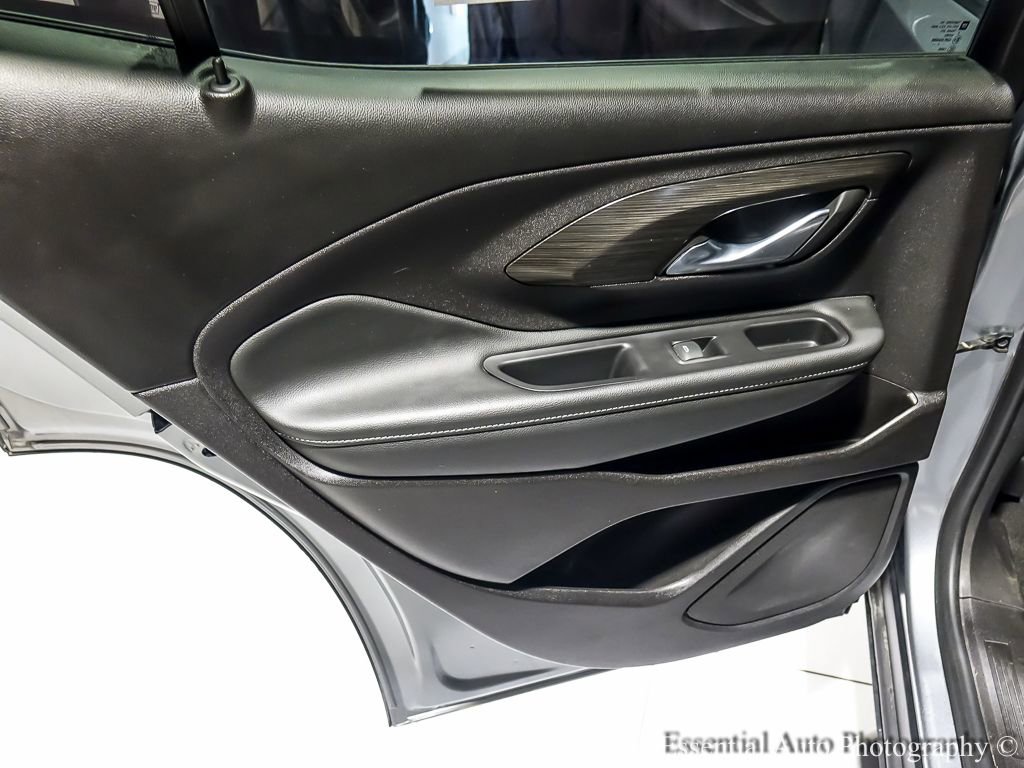 Used 2024 GMC Terrain SLT w/ Infotainment Package II image 28