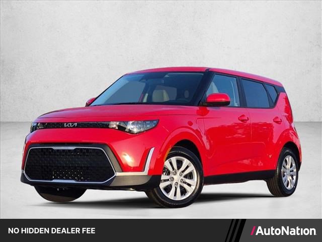 Used 2025 Kia Soul LX FWD image 1