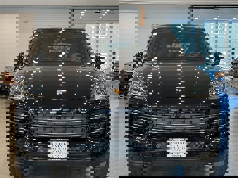 Used 2023 Porsche Cayenne E-Hybrid image 2