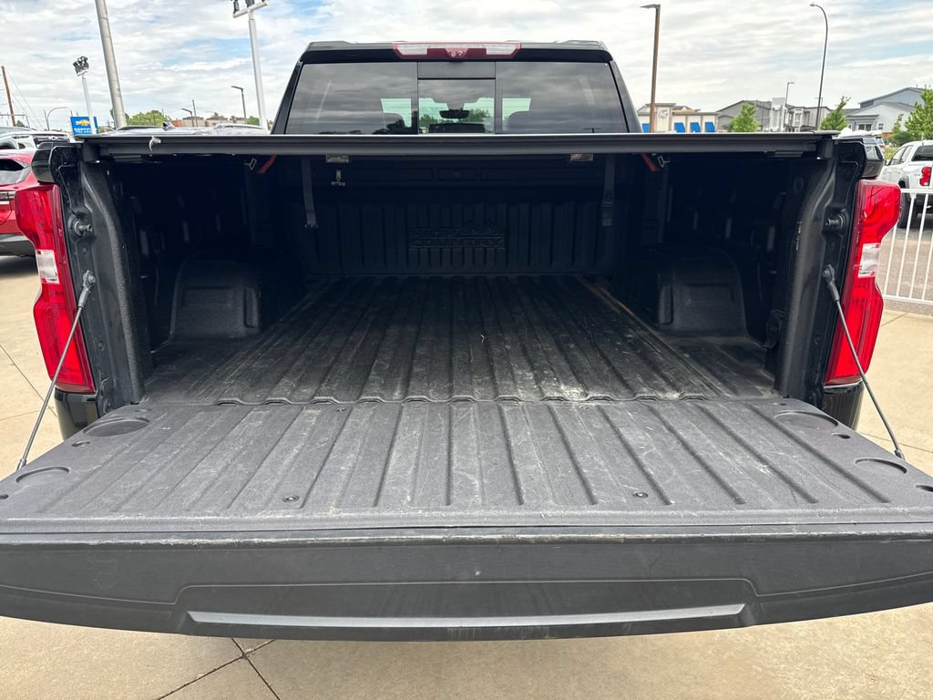 Used 2020 Chevrolet Silverado 1500 High Country w/ Technology Package AWD/4WD image 23