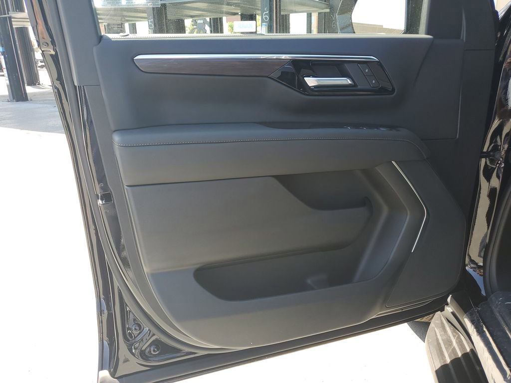 New 2026 Chevrolet Suburban LS image 19