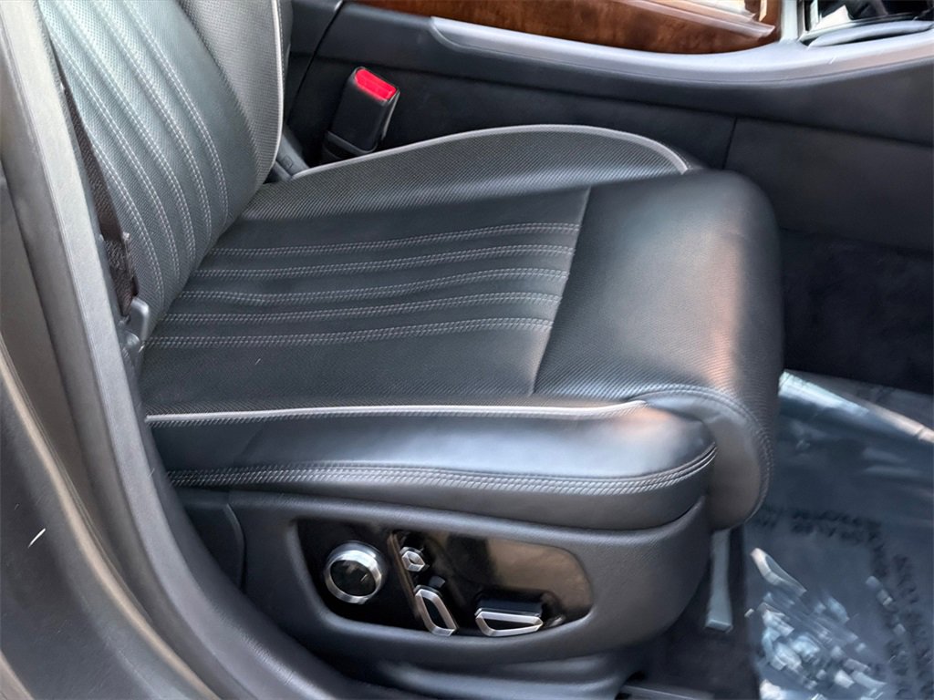 Used 2019 Genesis G90 3.3T Premium image 11