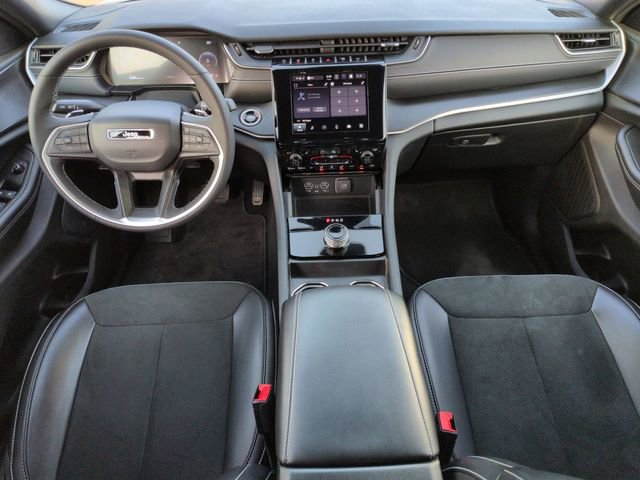 Certified 2025 Jeep Grand Cherokee Altitude image 26