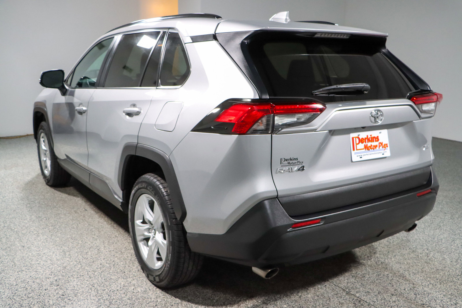 Used 2019 Toyota RAV4 XLE image 9