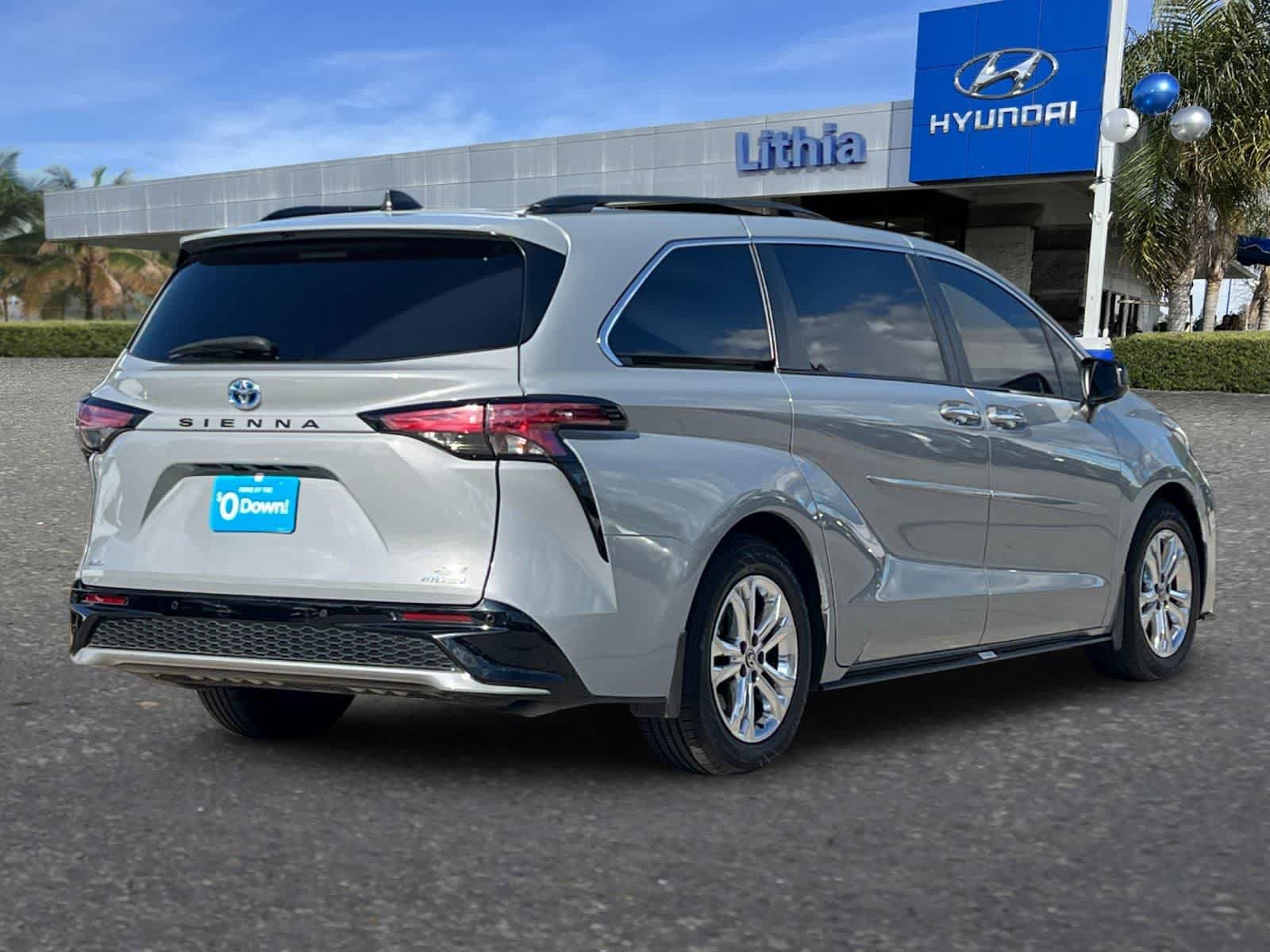 Used 2023 Toyota Sienna XSE w/ XSE Plus Package AWD/4WD video 3