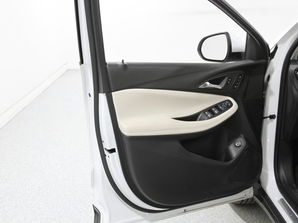 Used 2023 Buick Encore GX Essence w/ Experience Buick Package image 4